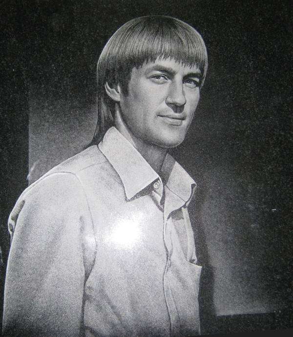 post-7784-0-08496600-1347029937_thumb.jp