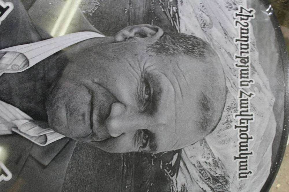 post-10851-0-43128600-1444193502_thumb.j