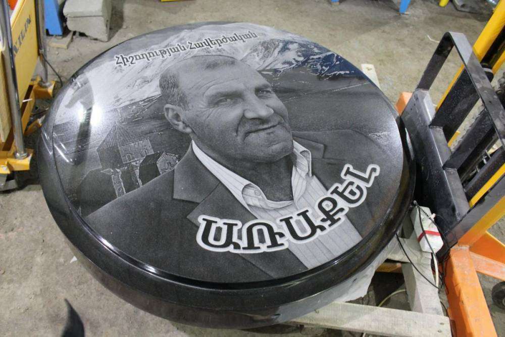 post-10851-0-56333100-1444193340_thumb.j