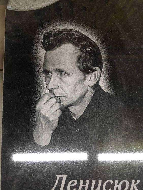 0-02-05-b69d2e391f7ff84e98b6855adf92317598830162dafd9e4dbf69e0f78975b06f_ec1f7942 copy.jpg