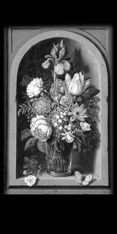 ниша с цветами.jpg