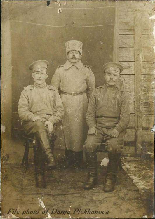 трое исх.jpg
