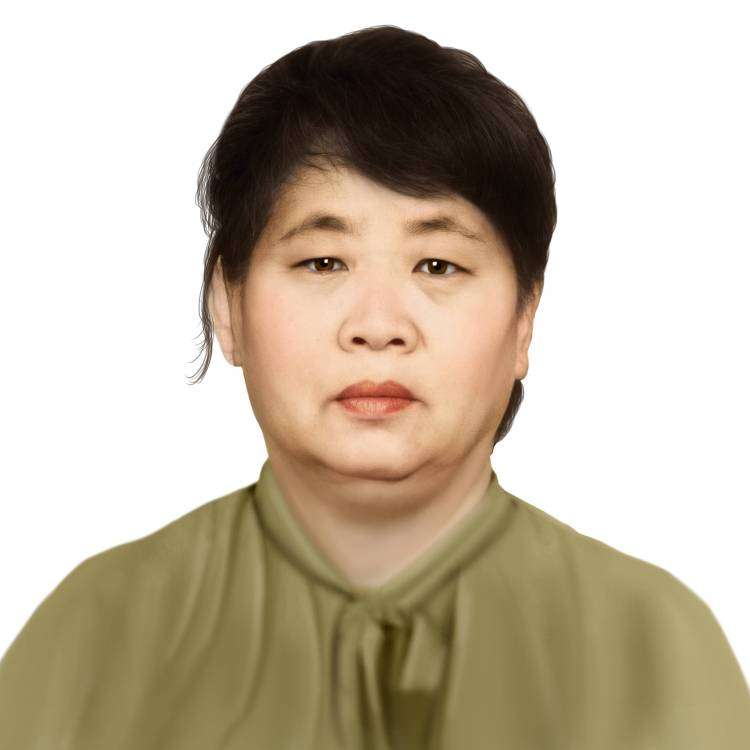 Балабанова (Волосы черные, глаза карие ,губы розовые).jpg