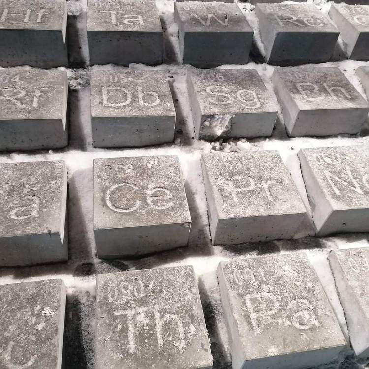 de-1200.jpg