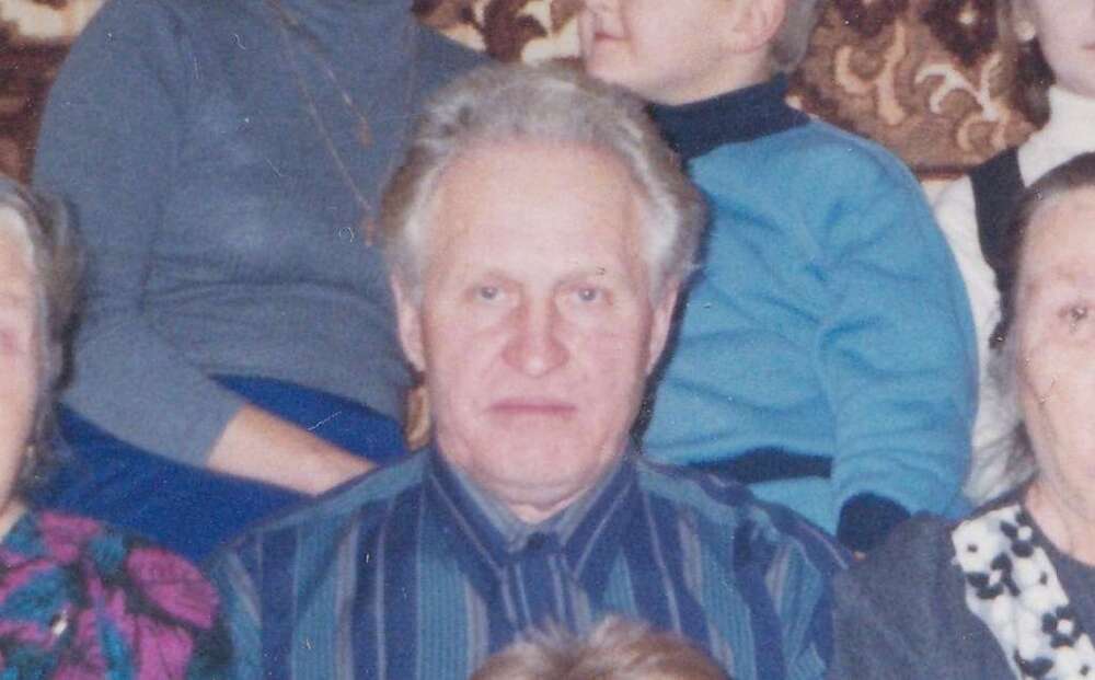 овал 30-40 ч.б белый фон 2 отверстия.jpg