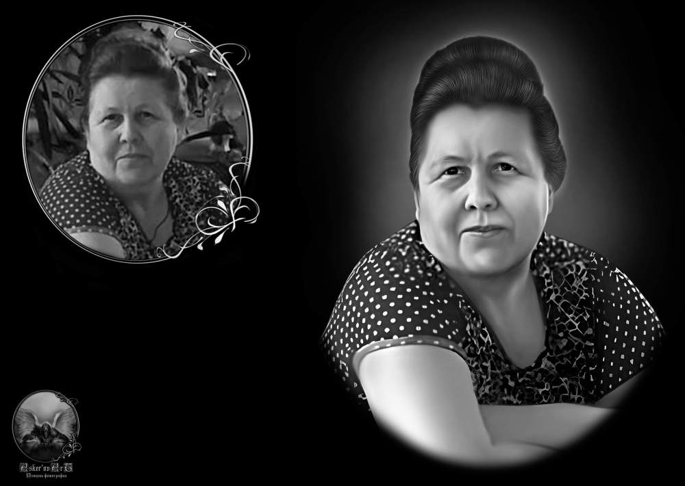 за столом.jpg