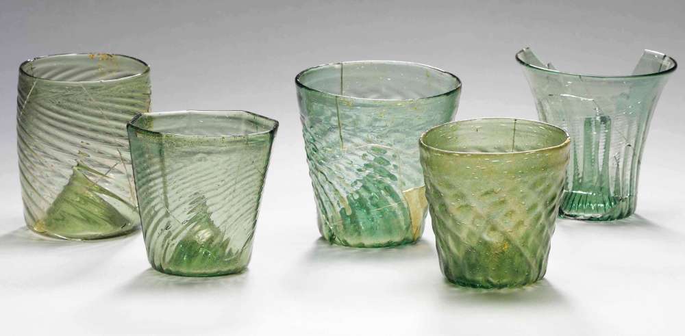 2013_CSK_09441_0202_000(five_medieval_waldglas_beakers_15th_16th_ce.thumb.jpg.3cf20ff1978d03eb9476aff994f8e603.jpg