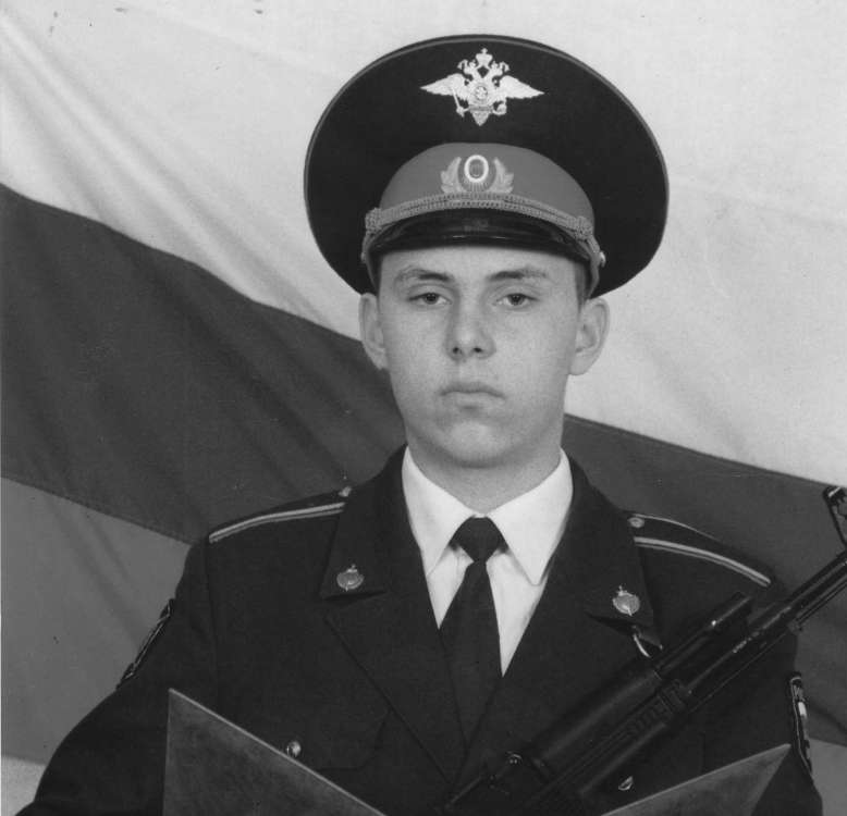 уберите пожалуйста книгу и автомат (2).JPG