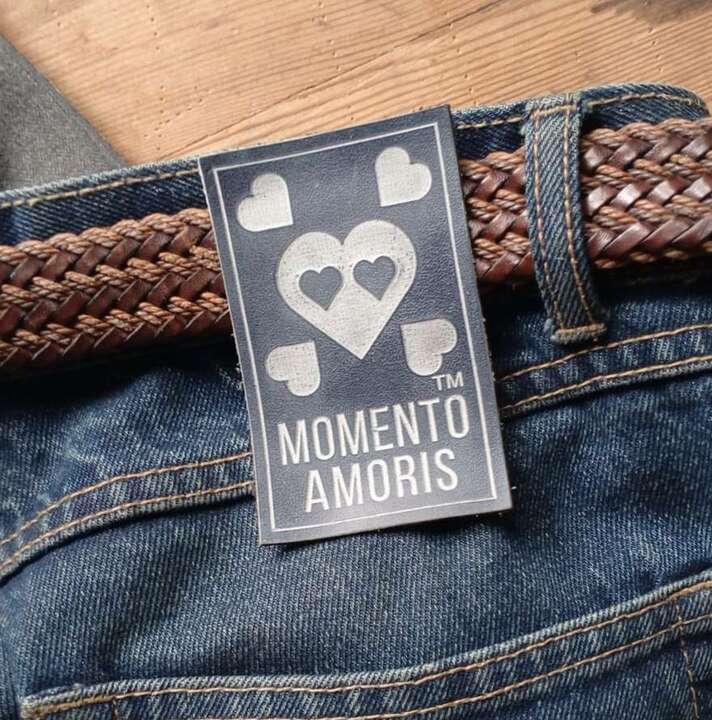 Аморе на джинсах.jpg