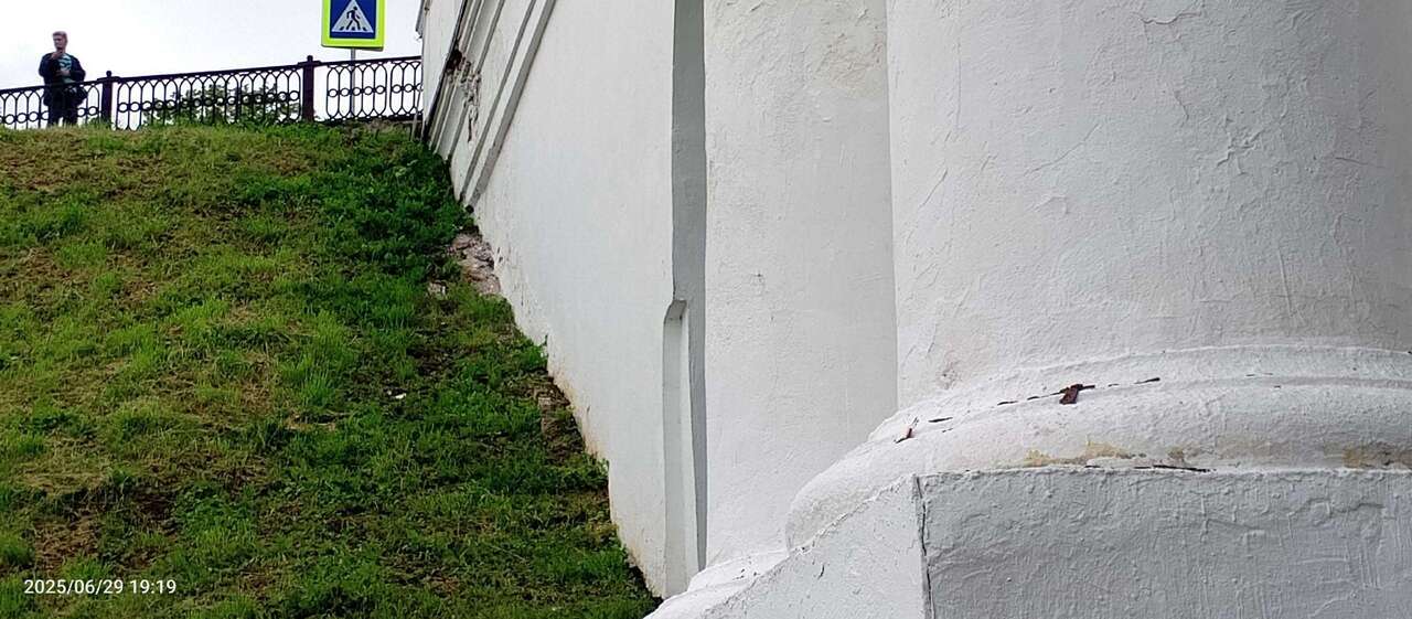 ярик-набережная колонна.jpg