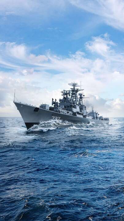 Крейсер комсомолец Балтийский флот.jpg